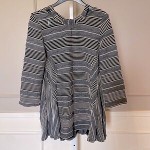 IC by Connie K tunic top Large textured black gray striped stretch soft